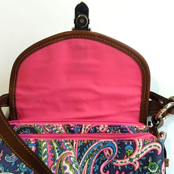 Chaps Great quality  crossbody purse great condition ! - Picture 8 of 14